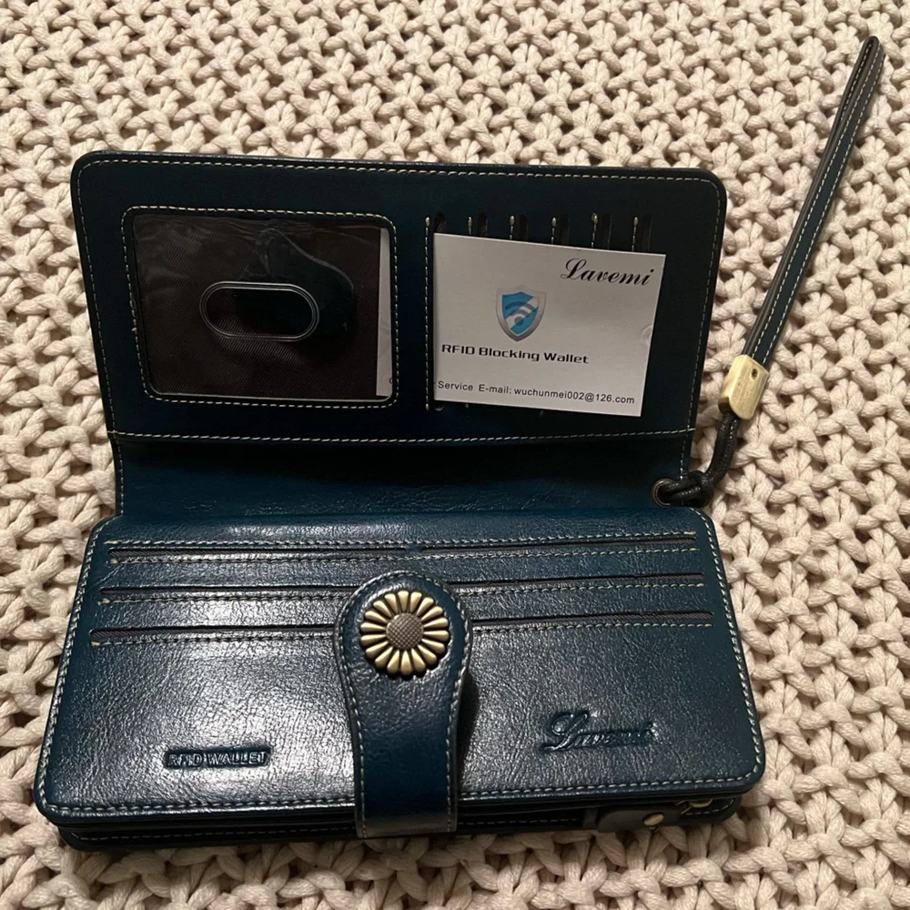 Navy Blue Leather RFID Large Capacity Wristlet/Wallet NWT
